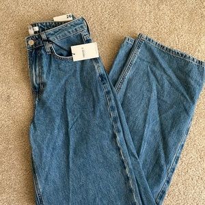 Forever 21 Relaxed High-Rise Jeans Size 26- Medium Wash